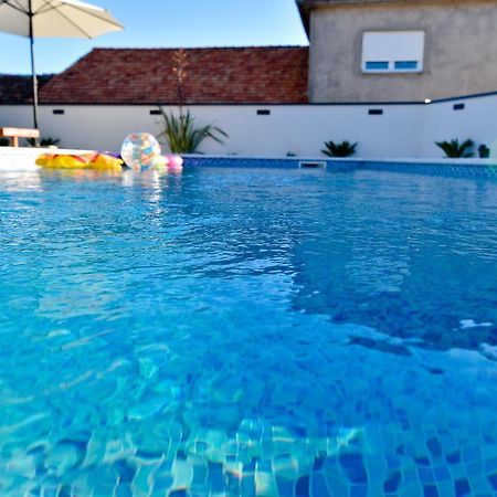 Villa Navita Augustinus With Pool Debeljak Exteriér fotografie