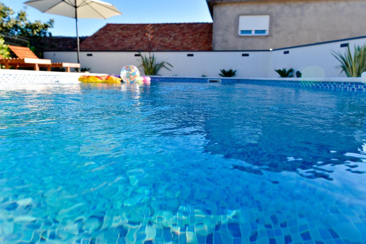 Villa Navita Augustinus With Pool Debeljak Exteriér fotografie