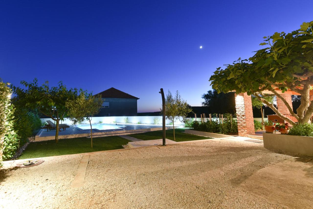 Villa Navita Augustinus With Pool Debeljak Exteriér fotografie